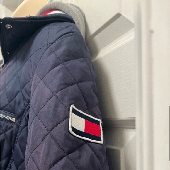 Tommy Hilfiger Women's Navy Quilted Jacket w/ Zip-insert Hoodie-Medium -
EUC - Picture 7 of 11